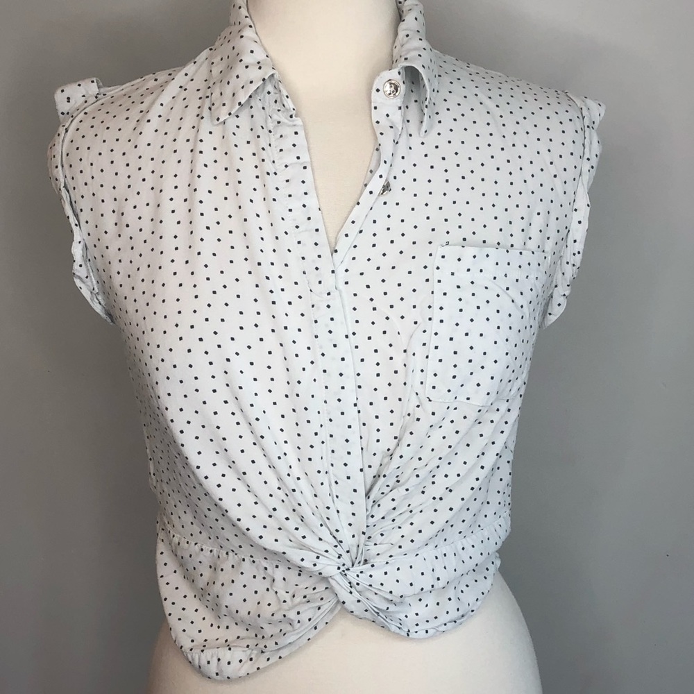 KAii Los Angelos white knotted crop top